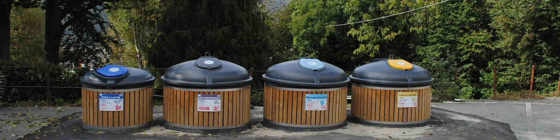 Contenitori seminterrati per isole ecologiche urbane