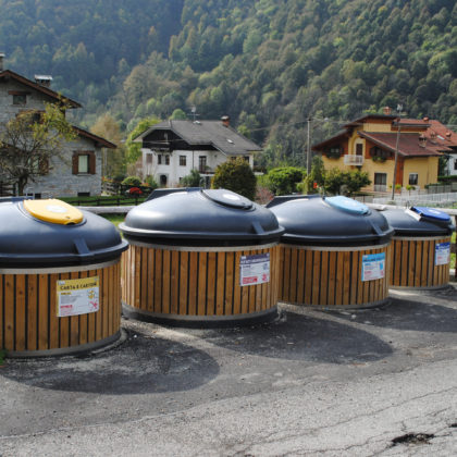 Contenitori seminterrati in polietilene con interno a sacco, in acciaio o in polietilene